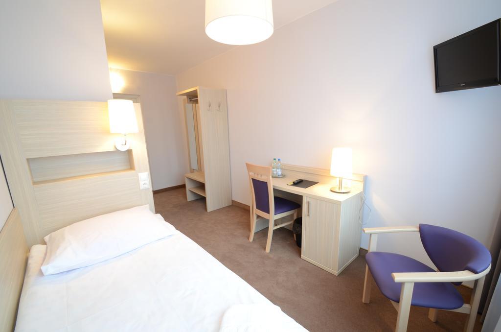 Hotel Pzmot Λούμπλιν Δωμάτιο φωτογραφία