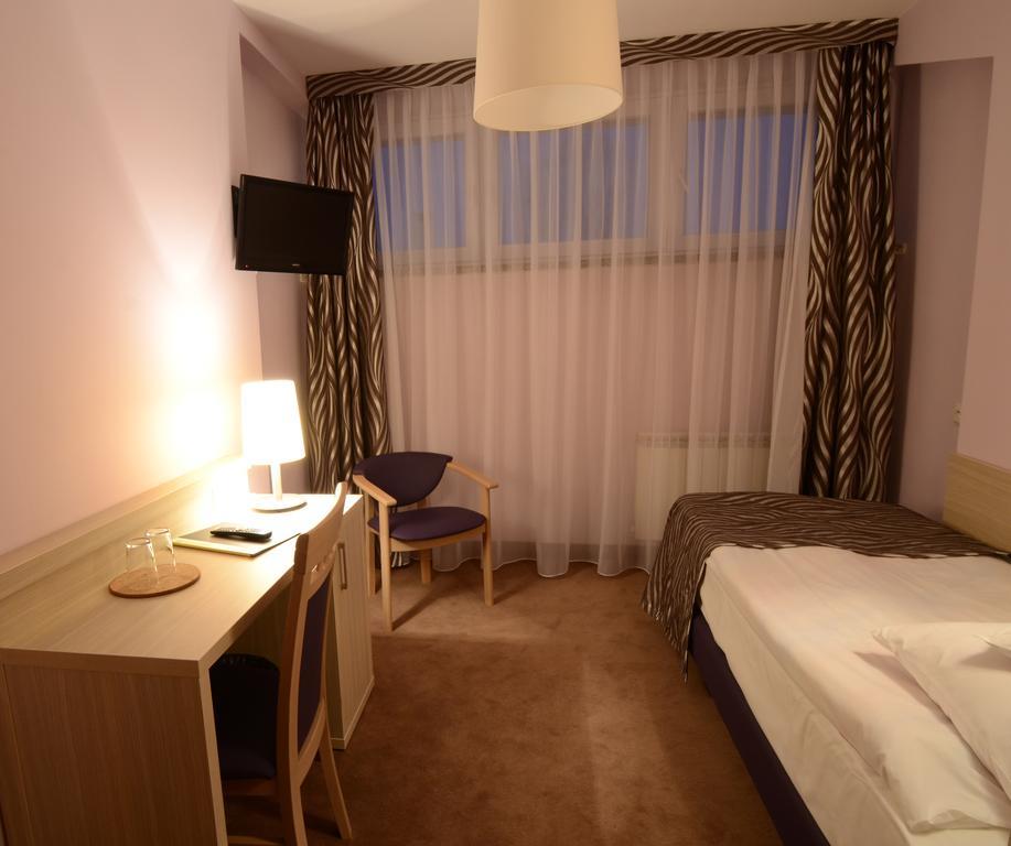 Hotel Pzmot Λούμπλιν Δωμάτιο φωτογραφία
