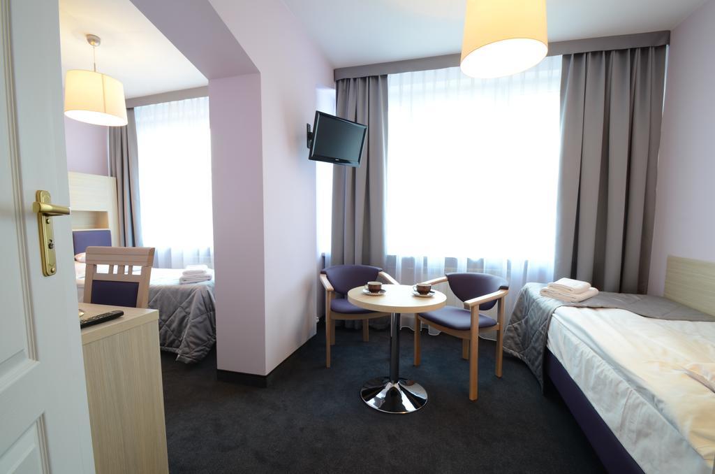Hotel Pzmot Λούμπλιν Δωμάτιο φωτογραφία