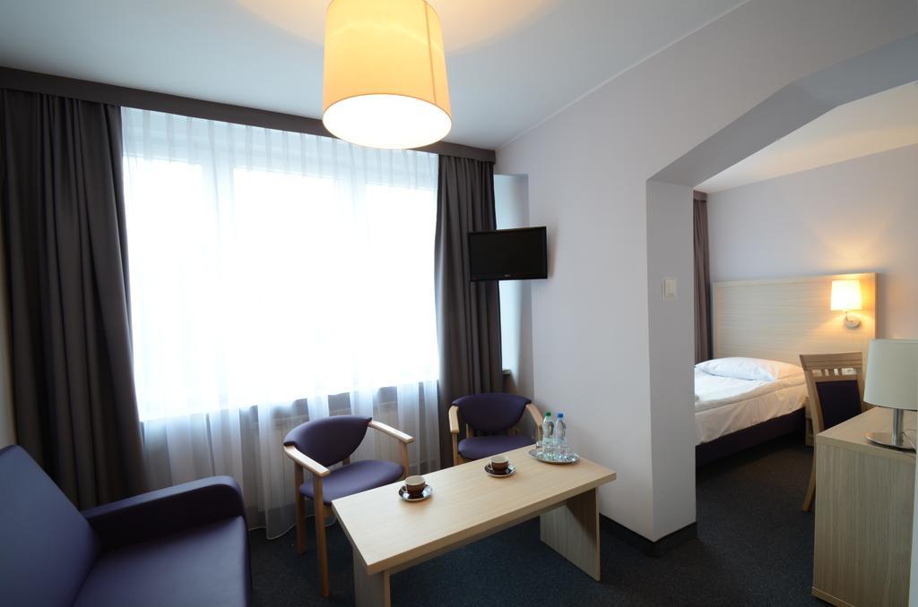 Hotel Pzmot Λούμπλιν Δωμάτιο φωτογραφία